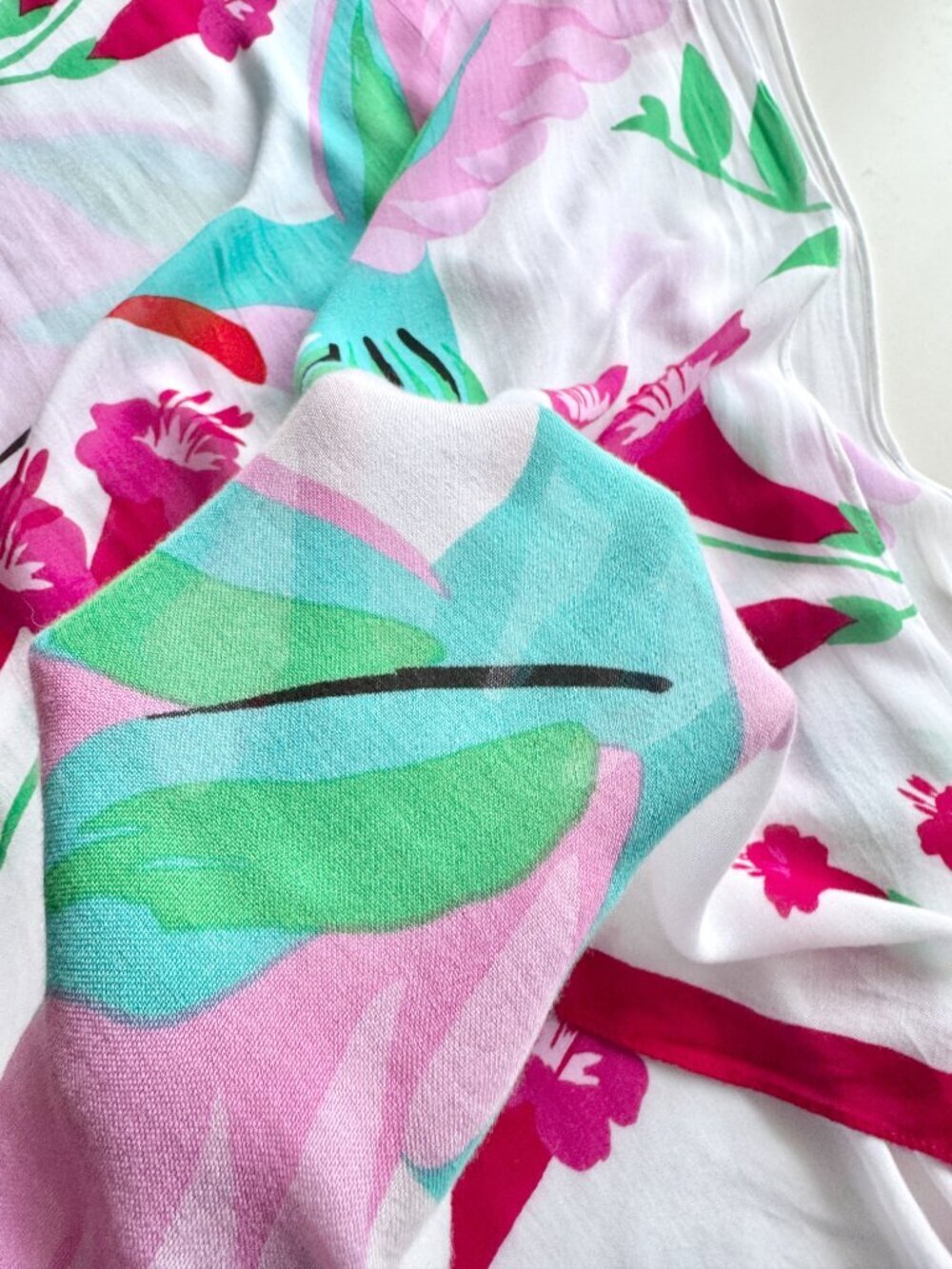 KATE SPADE White Pink Turquoise Floral Hummingbird Printed Viscose Oblong Scarf - Picture 5 of 7